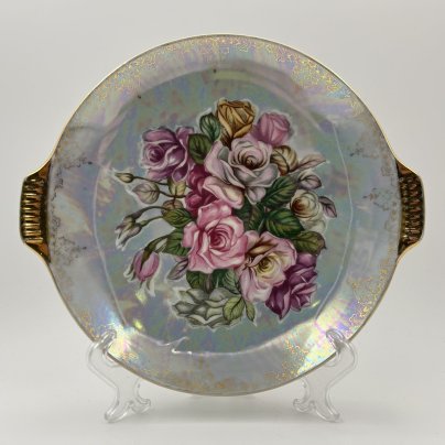 Блюдо, украшенное букетом роз, фарфор, деколь, люстр, золочение, Западная Европа, 1960-1980 гг.