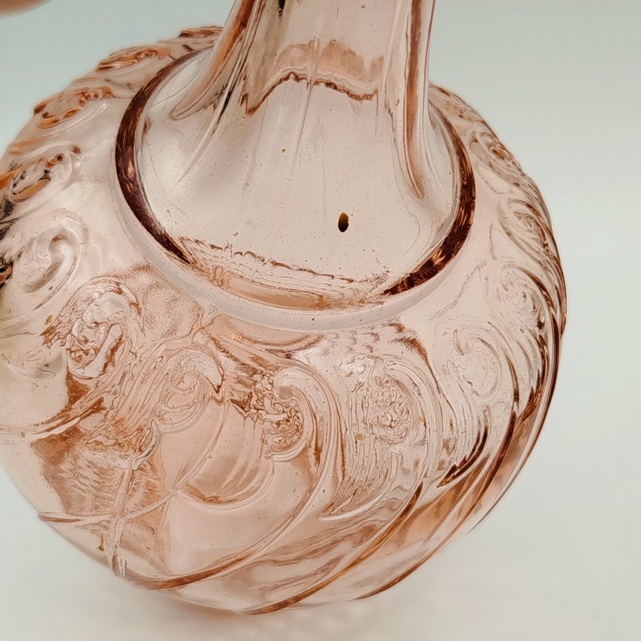 Штоф для крепких напитков, декорированный узорами