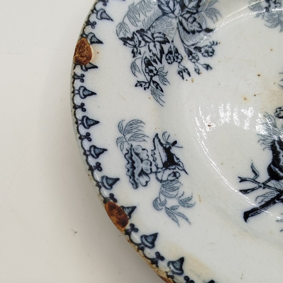 Тарелка пирожковая "Вьюнок", фаянс, деколь, Товарищество М.С. Кузнецова, Российская империя, 1889-1917 гг.