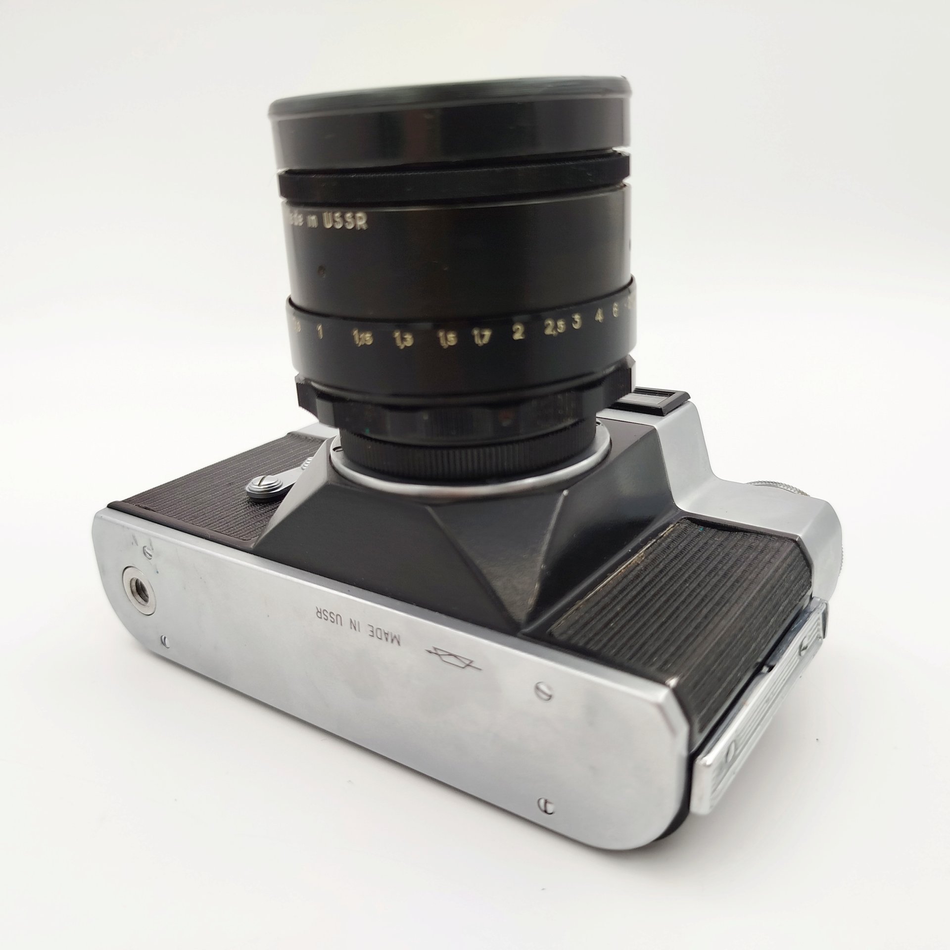 Фотоаппарат "Зенит-Е", с объективом "Гелиос-44-2" в оригинальном кофре, металл, стекло, кожа, Красногорский механический завод (КМЗ), СССР, 1972 г.