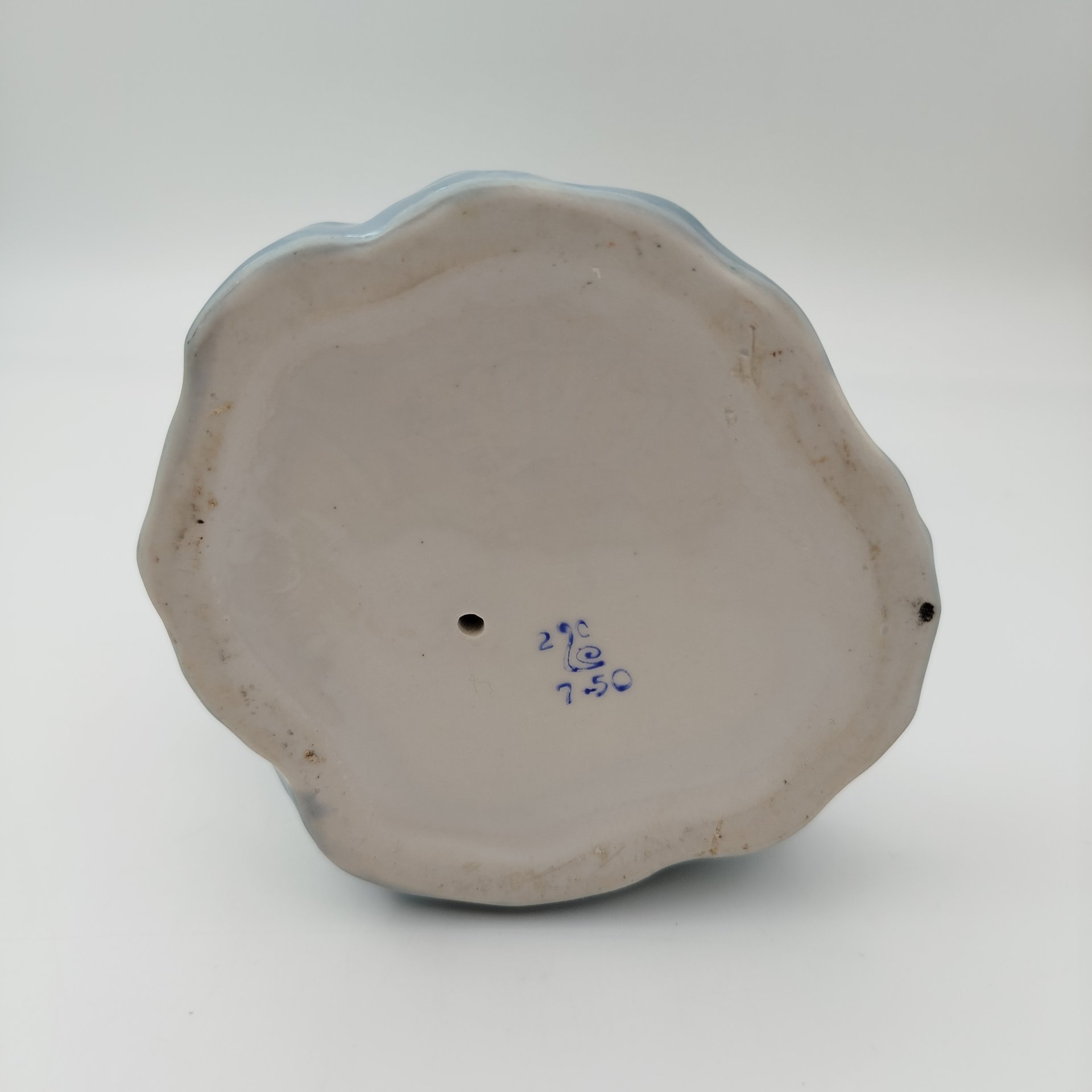 Статуэтка "Майская ночь", скульптор О.Л. Жникруп, фарфор, роспись, золочение, Полонский завод художественной керамики (Полонное ЗХК), СССР, 1973-1991 гг.