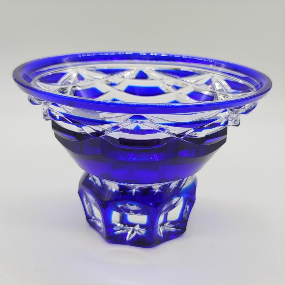 Конфетница с резным декором, Саратовстройстекло