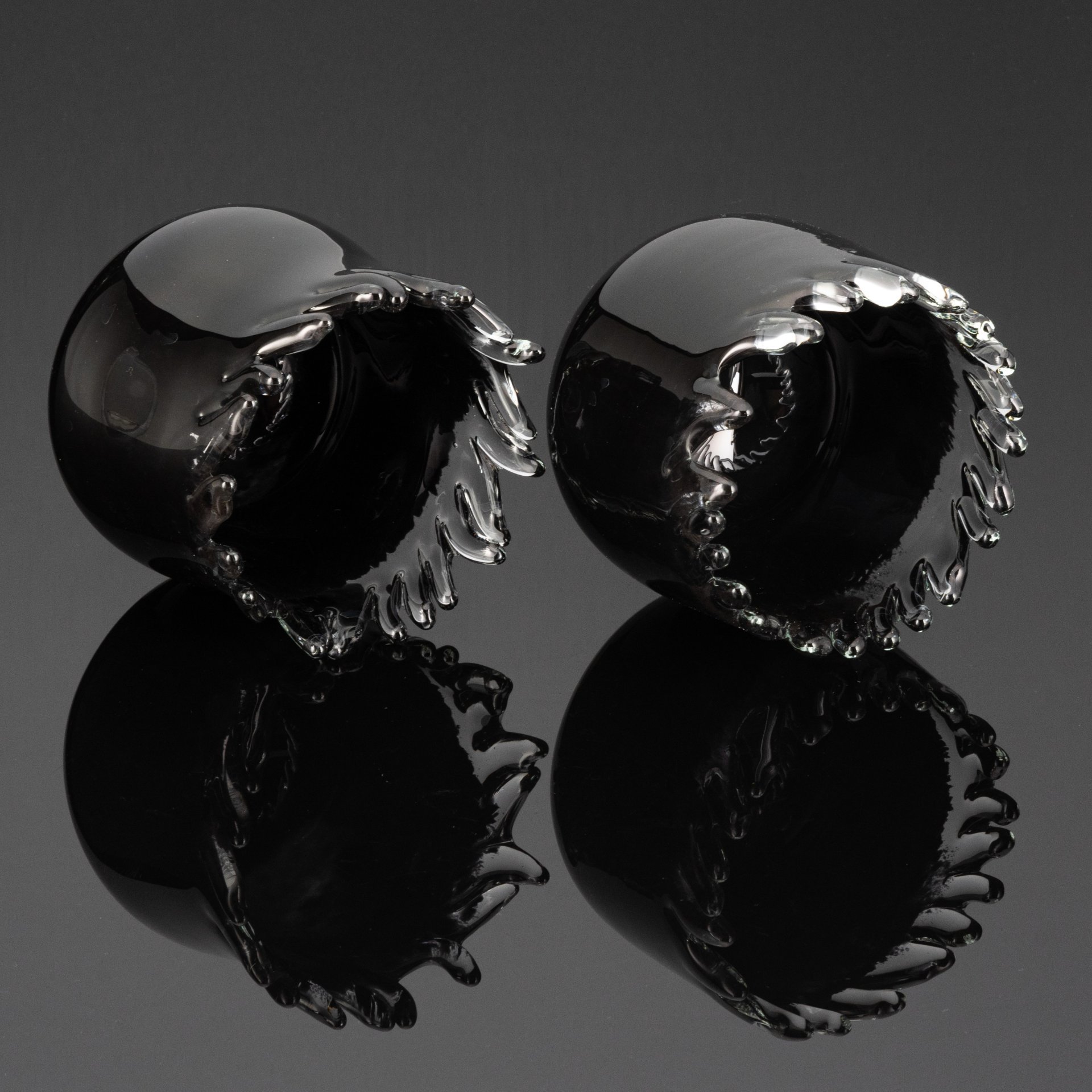 Парные широкие вазы, Cleybergh Glass