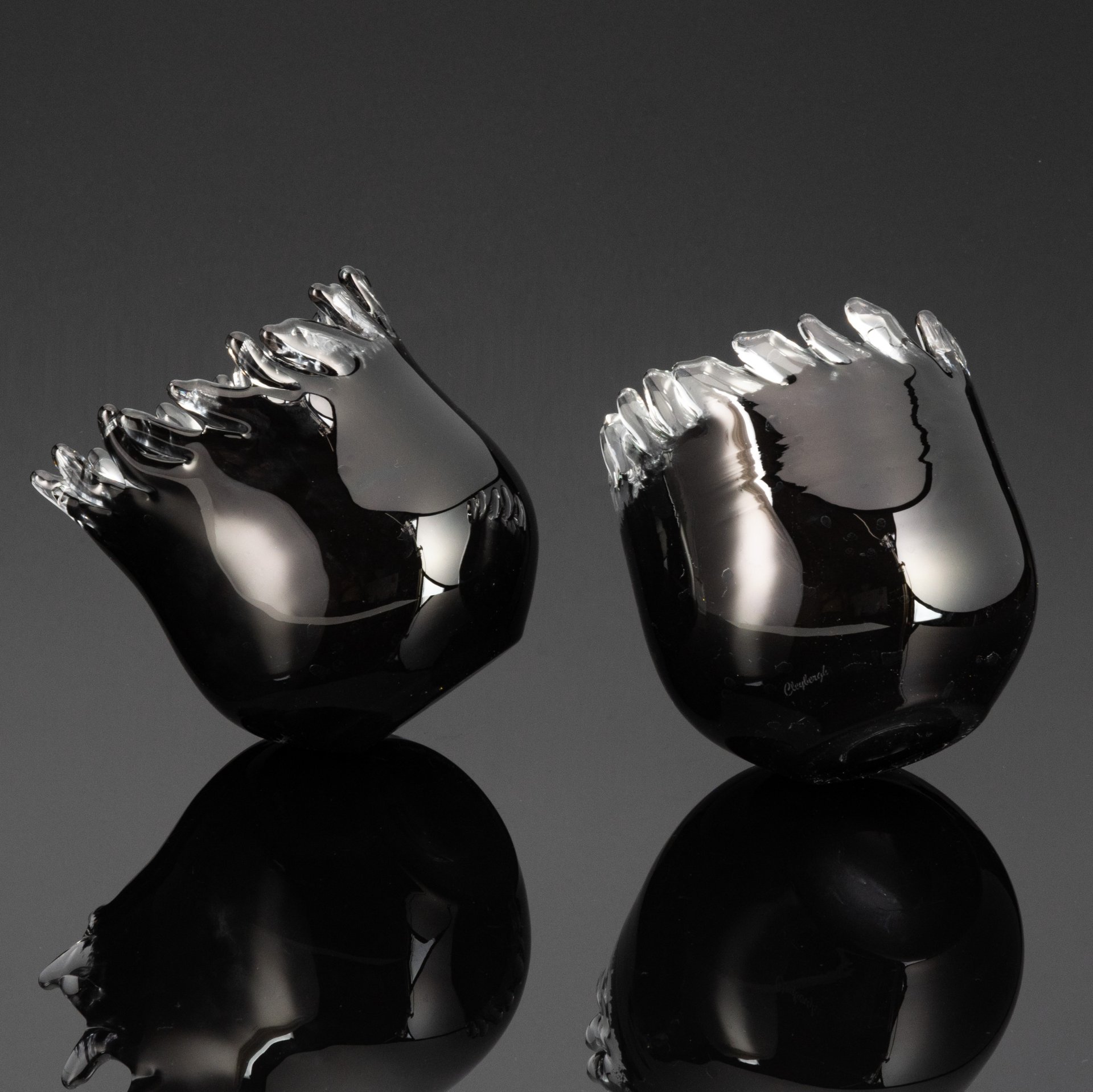 Парные широкие вазы, Cleybergh Glass