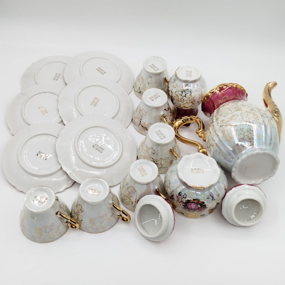 Сервиз кофейный на 6 персон (15 предметов), украшенный галантной сценой