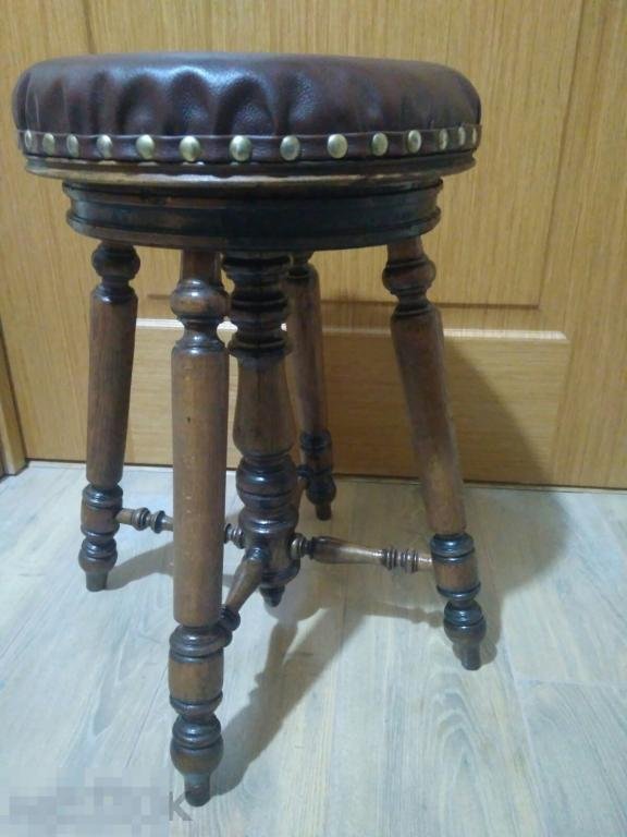 Стул для пианино