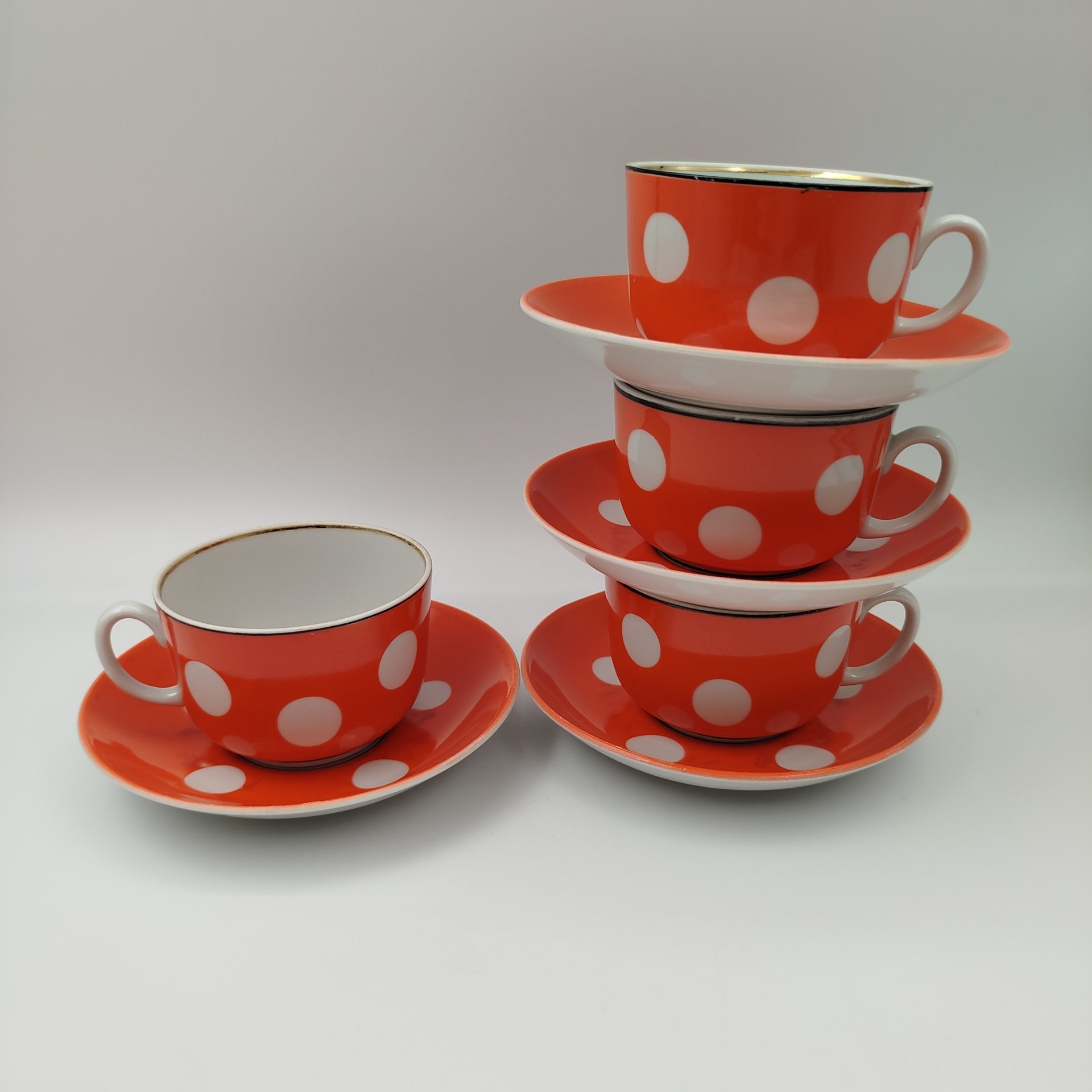 Набор чайных пар на 4 персоны с декором "белый горошек", фарфор, крытье, Дружковский фарфоровый завод, СССР, 1974-1991 гг.