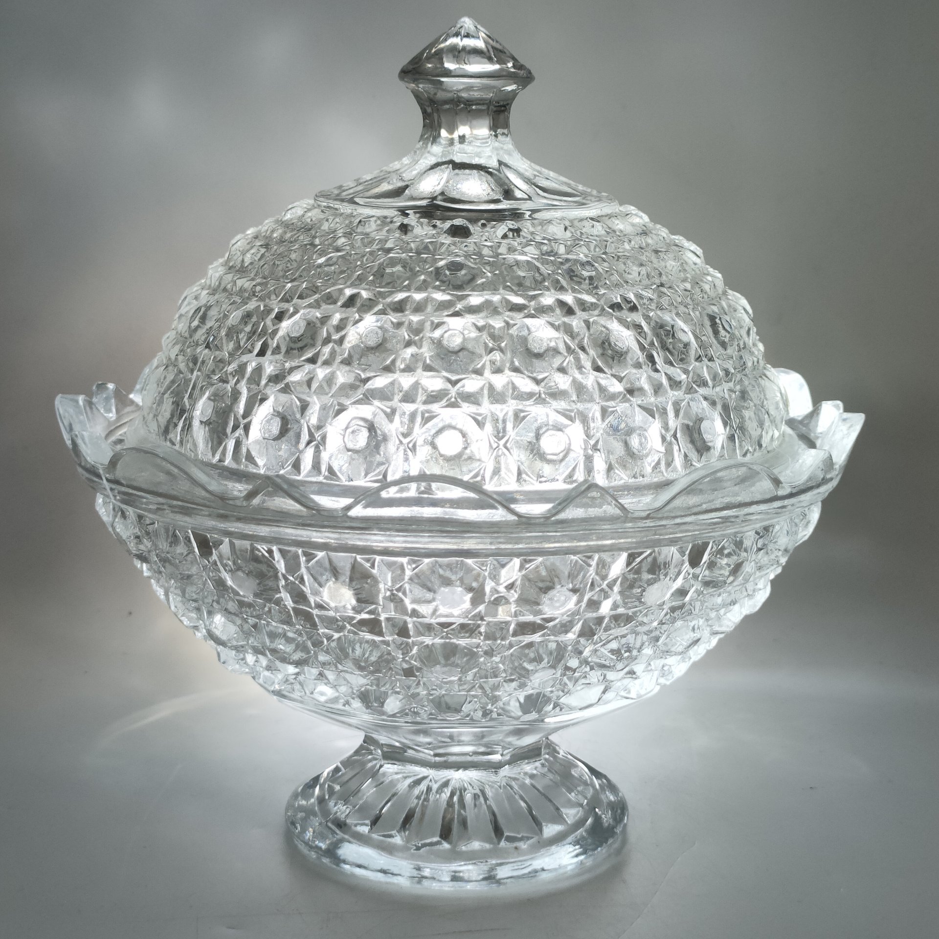 Конфетница "Шапка Мономаха", стекло, пресс, СССР, 1970-1990 гг.