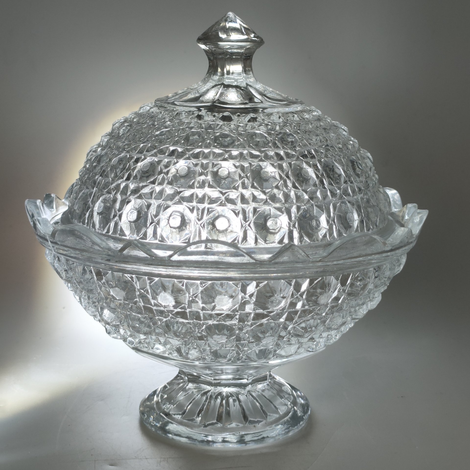 Конфетница "Шапка Мономаха", стекло, пресс, СССР, 1970-1990 гг.