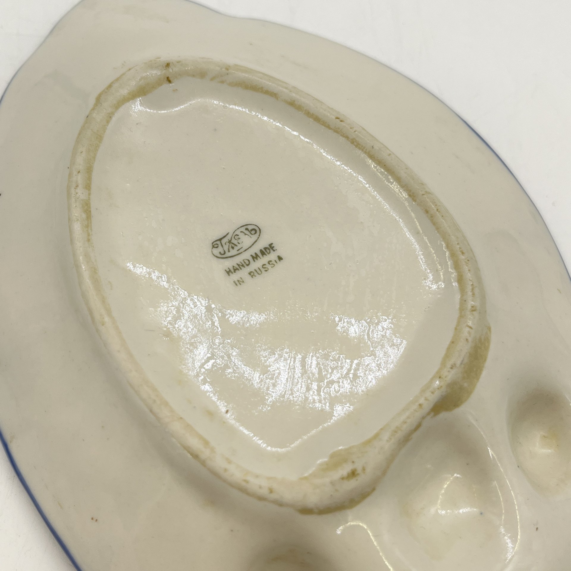 Мелочница (лоточек) в виде листа с ягодами с расписным декором