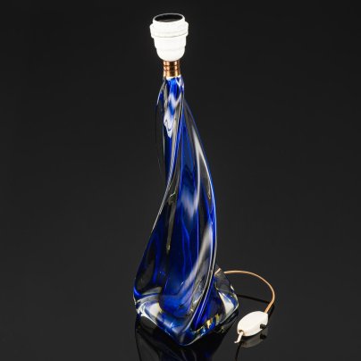 Лампа настольная ярко-синего цвета, спиралевидной формы, стекло, гутная техника, Бельгия, 1950-1970 гг.