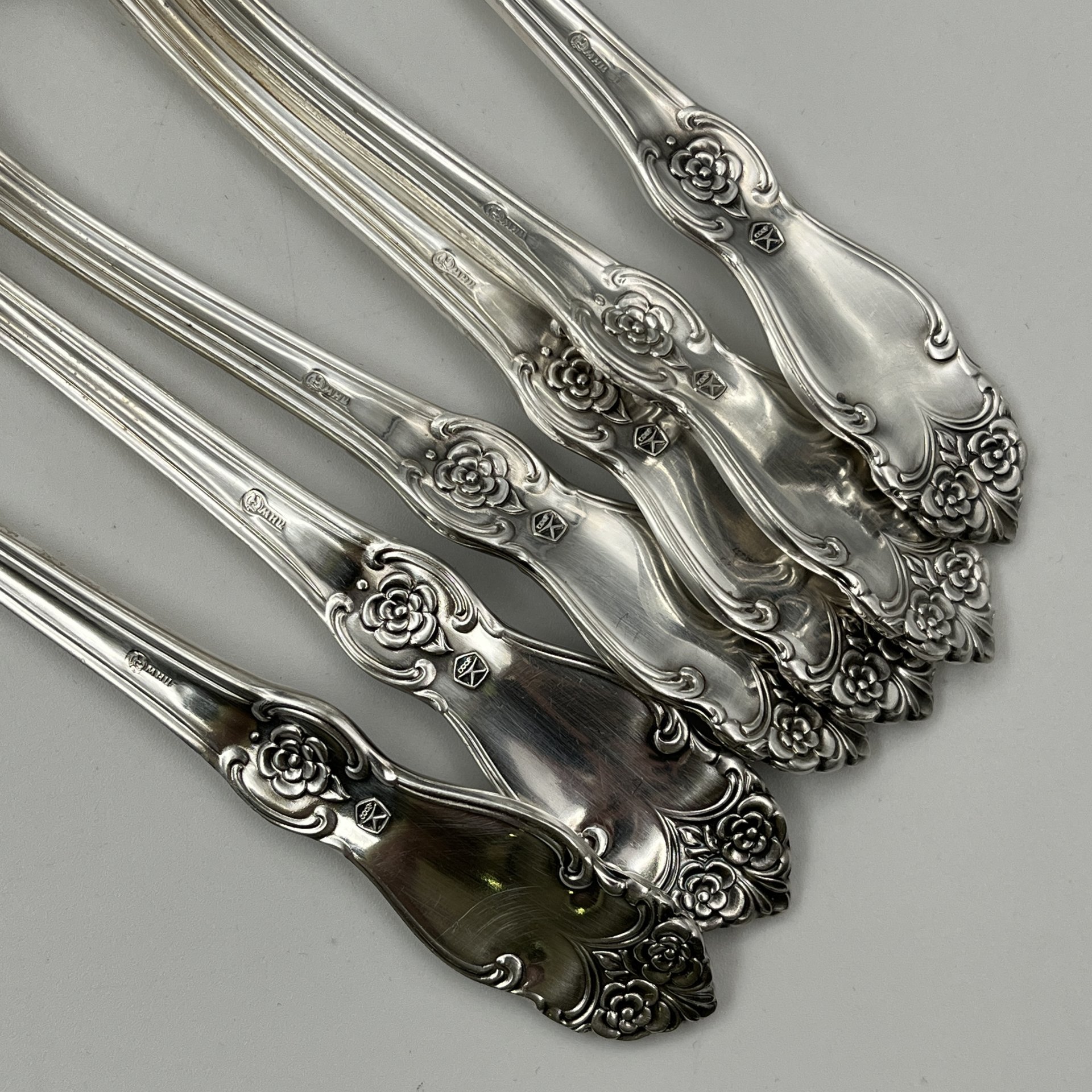 Набор столовых приборов "Серебряная роза" на 6 персон (24 предмета), коробка в подборе