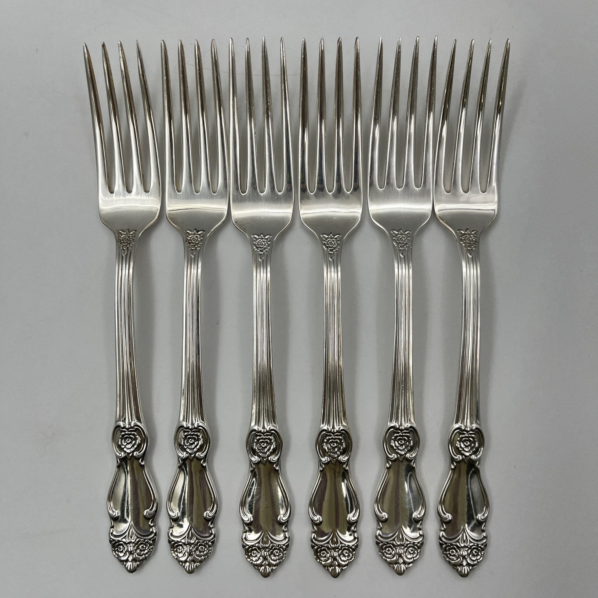 Набор столовых приборов "Серебряная роза" на 6 персон (24 предмета), коробка в подборе