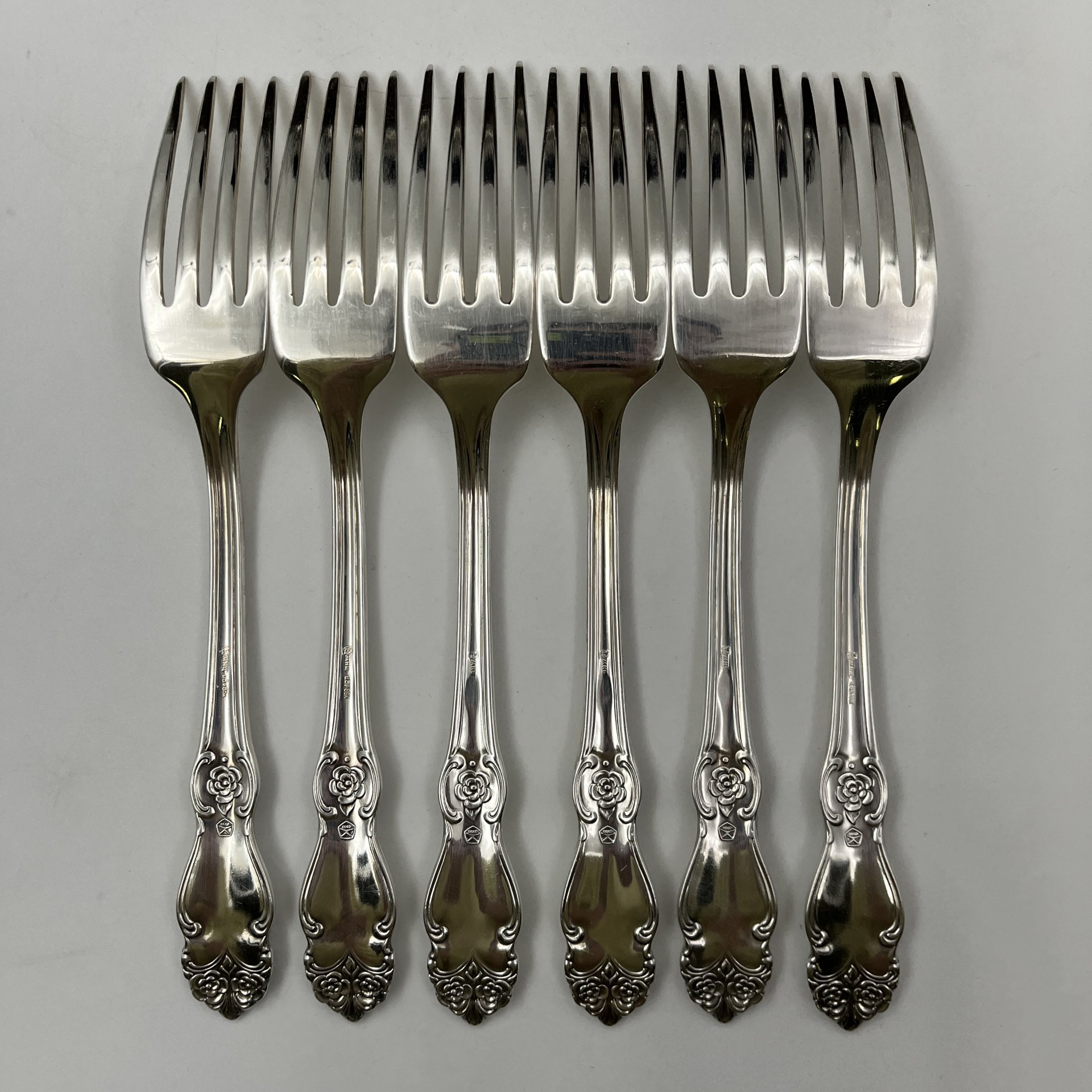 Набор столовых приборов "Серебряная роза" на 6 персон (24 предмета), коробка в подборе