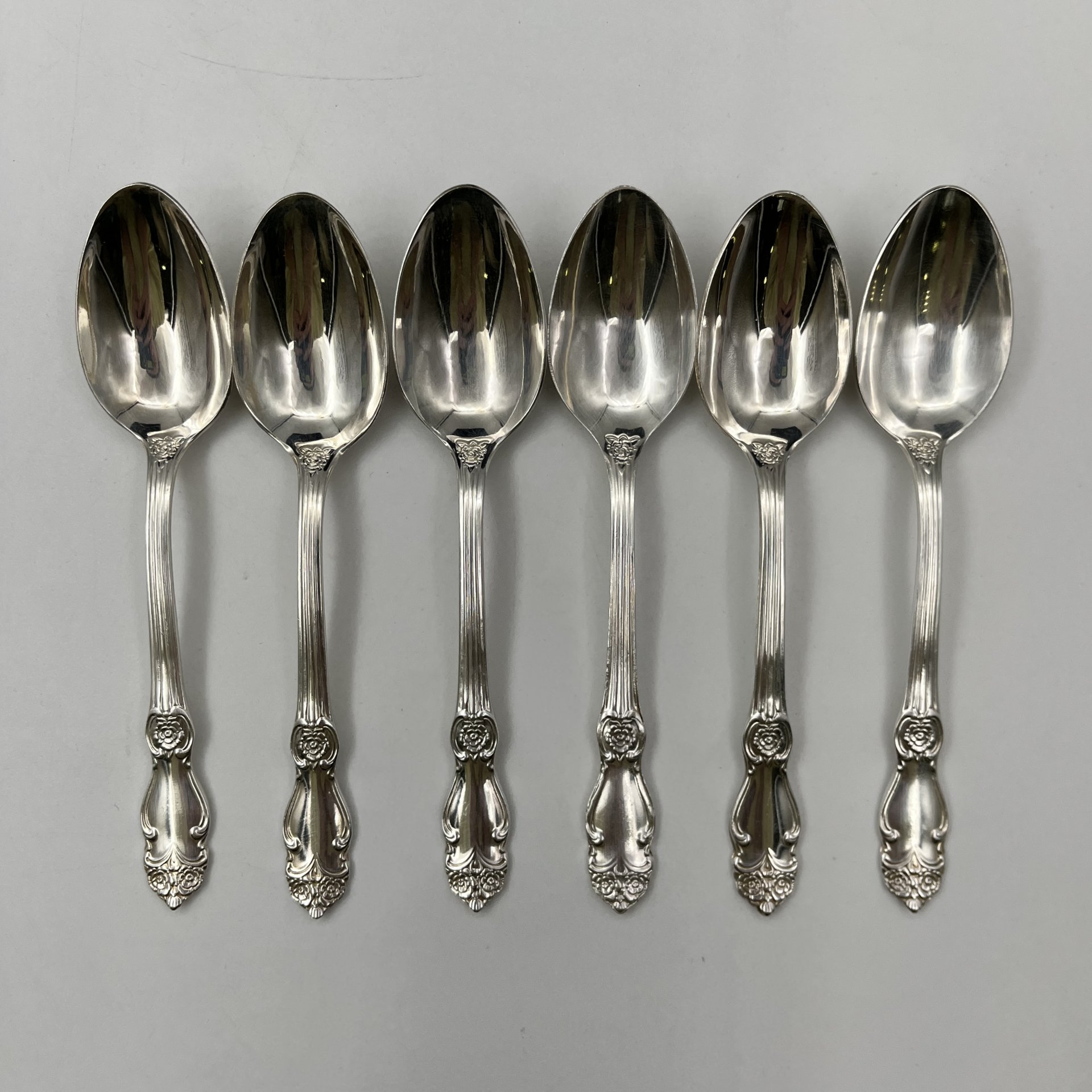 Набор столовых приборов "Серебряная роза" на 6 персон (24 предмета), коробка в подборе