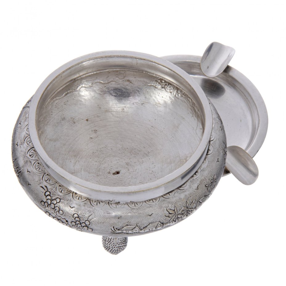 Пепельница с рельефным декором, металл, серебрение, Вьетнам, 1960-1980 гг.