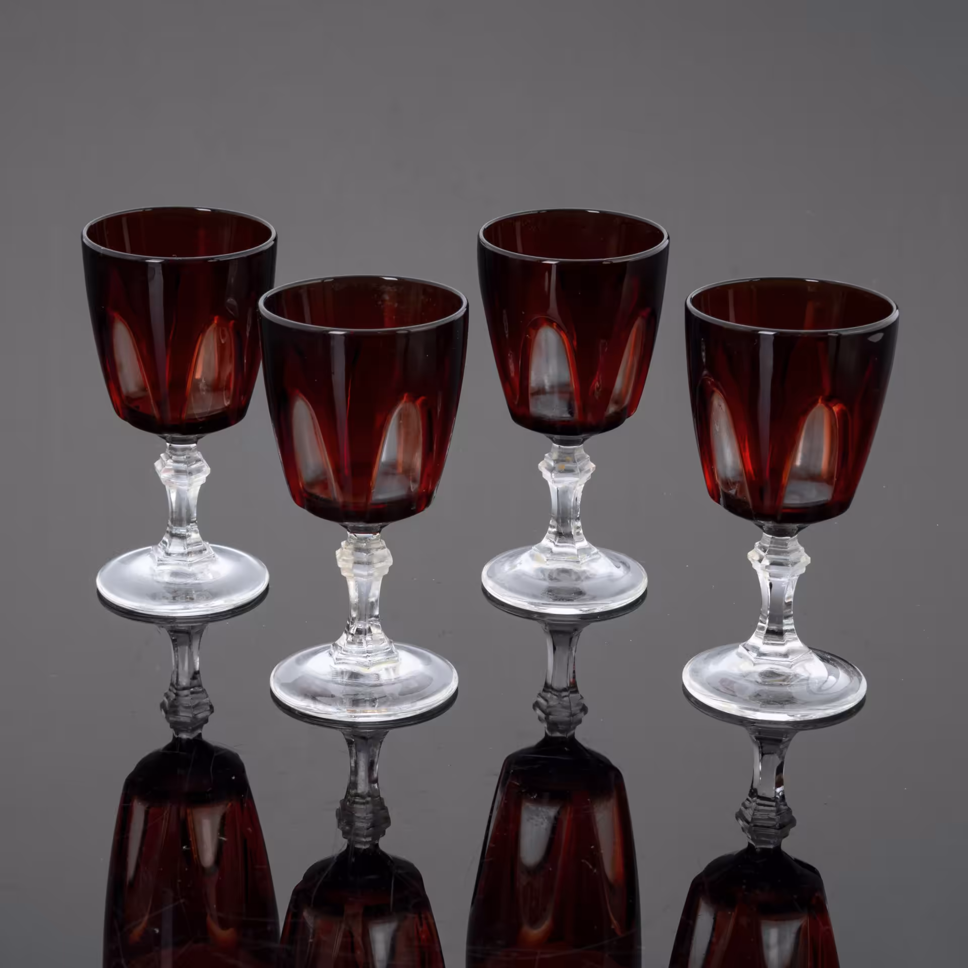 Набор рюмок в готическом стиле на 4 персоны, Cristal D'Arques Durand