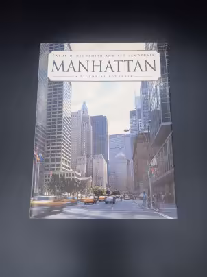 Книга-альбом "Manhattan : A Pictorial Souvenir" (Манхэттен. Иллюстрированная сувенирная книга), Carol M. Highsmith, Ted Landphair, издательство "Crescent books"