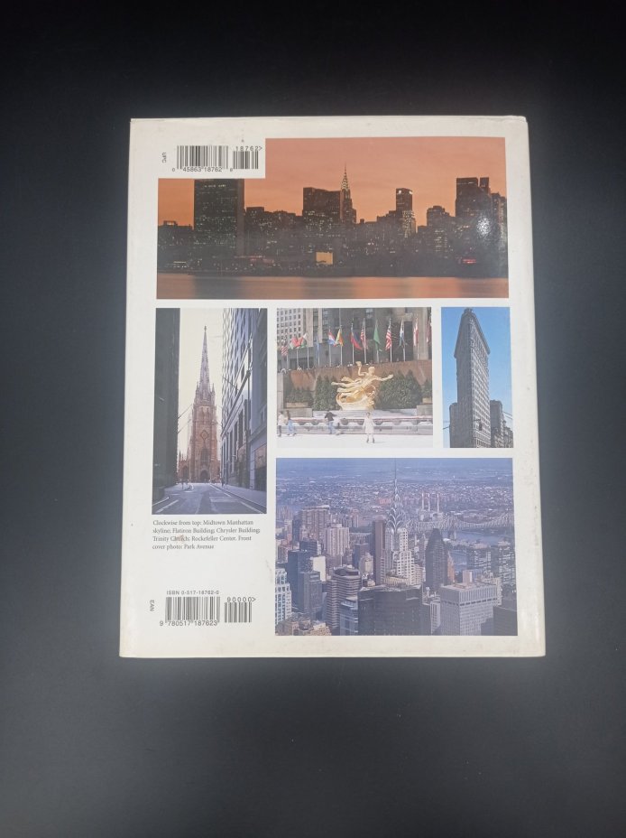 Книга-альбом "Manhattan : A Pictorial Souvenir" (Манхэттен. Иллюстрированная сувенирная книга), Carol M. Highsmith, Ted Landphair, издательство "Crescent books"