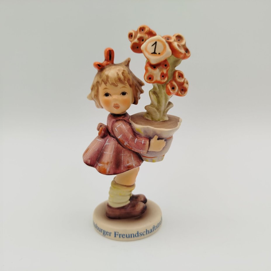 Статуэтка "С наилучшими пожеланиями",  M.I. Hummel  Membership, фарфор, роспись, Goebel, Германия, 1997-1998 гг., Goebel