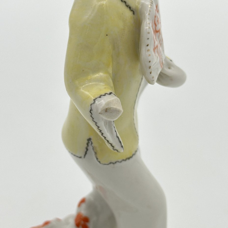 Статуэтка "Китаянка с веером" (Китаяночка), автор Г. Столбова, Ленинградский фарфоровый завод (ЛФЗ)