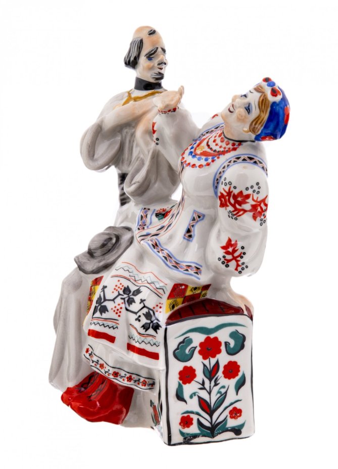Статуэтка "Солоха и Дьяк", фарфор, роспись, Киевский экспериментальный завод, автор В. Мусиенко, Украина, 1991-2015 гг., Киевский экспериментальный керамико-художественный завод (КЭКХЗ)