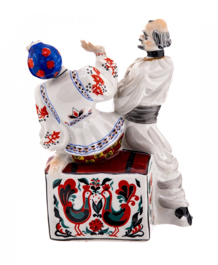 Статуэтка "Солоха и Дьяк", фарфор, роспись, Киевский экспериментальный завод, автор В. Мусиенко, Украина, 1991-2015 гг., Киевский экспериментальный керамико-художественный завод (КЭКХЗ)