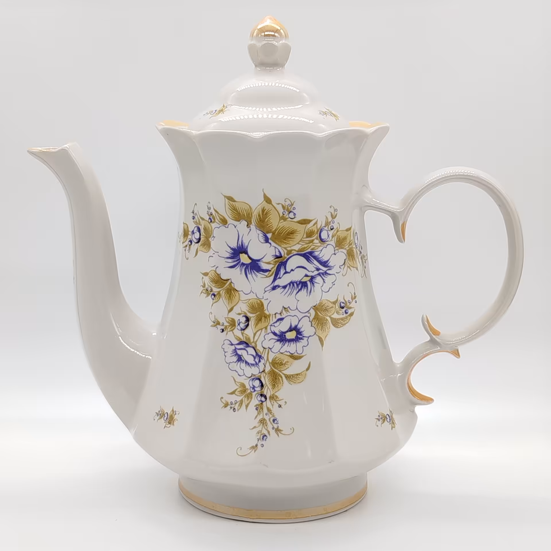Кофейник с цветочным декором, Коростенский фарфоровый завод (КФЗ)