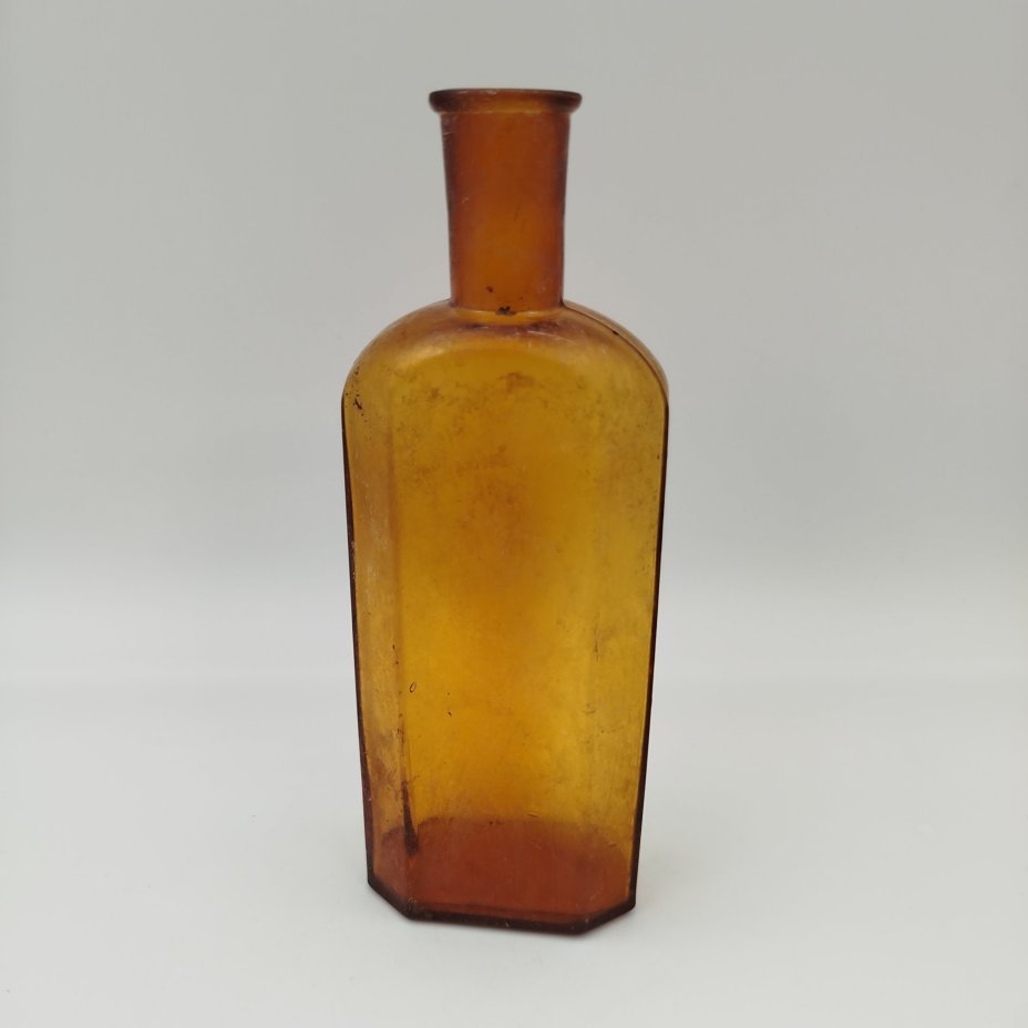 Флакон янтарного оттенка, стекло, Европа, 1900-1940 гг.