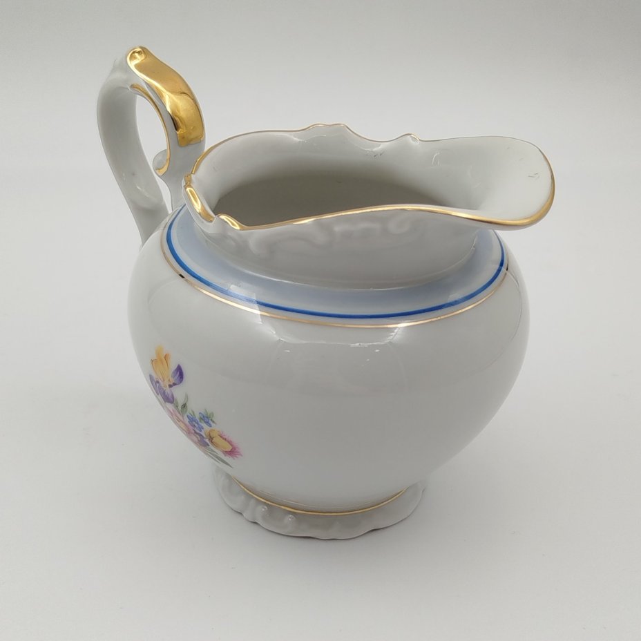 Молочник с цветочным декором и синим кантом, фарфор, деколь, золочение, Kahla, Германия, 1937-1956 гг.