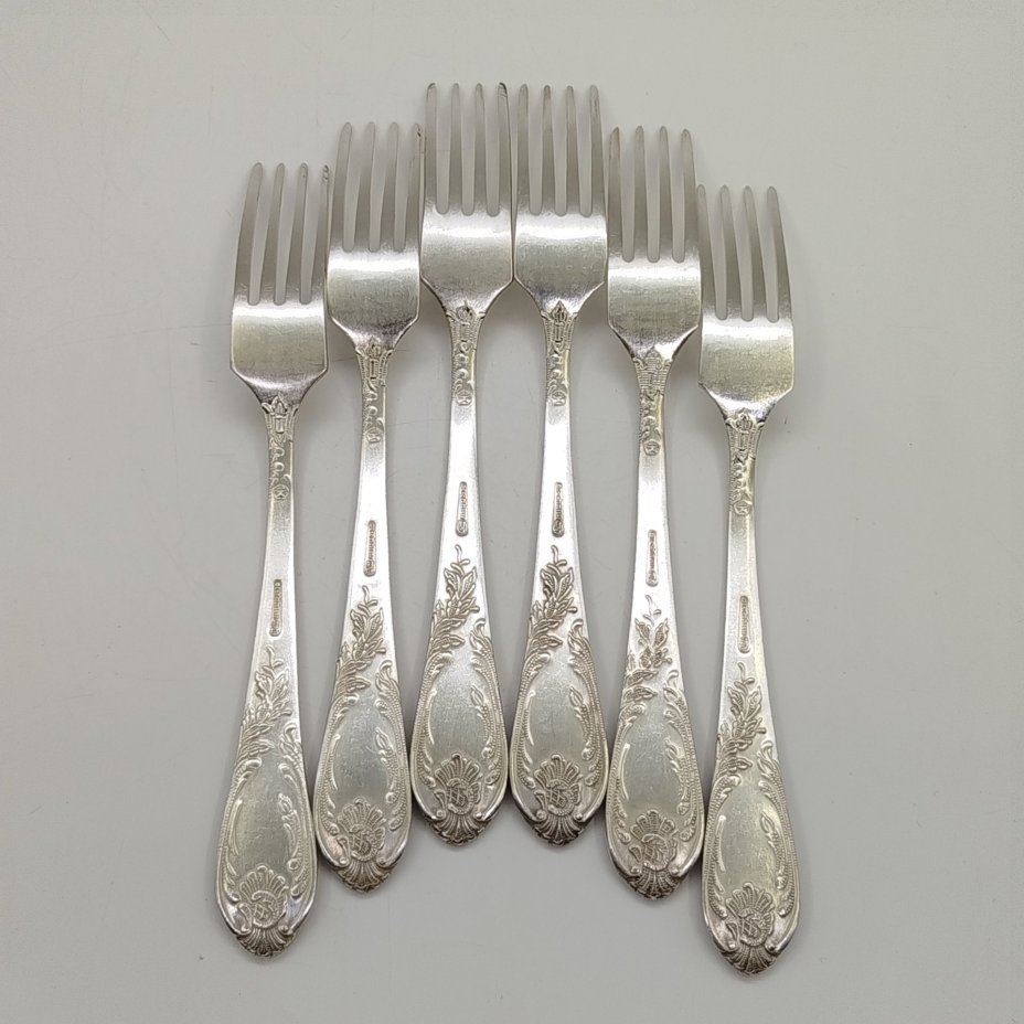 Набор из шести вилок с растительным декором