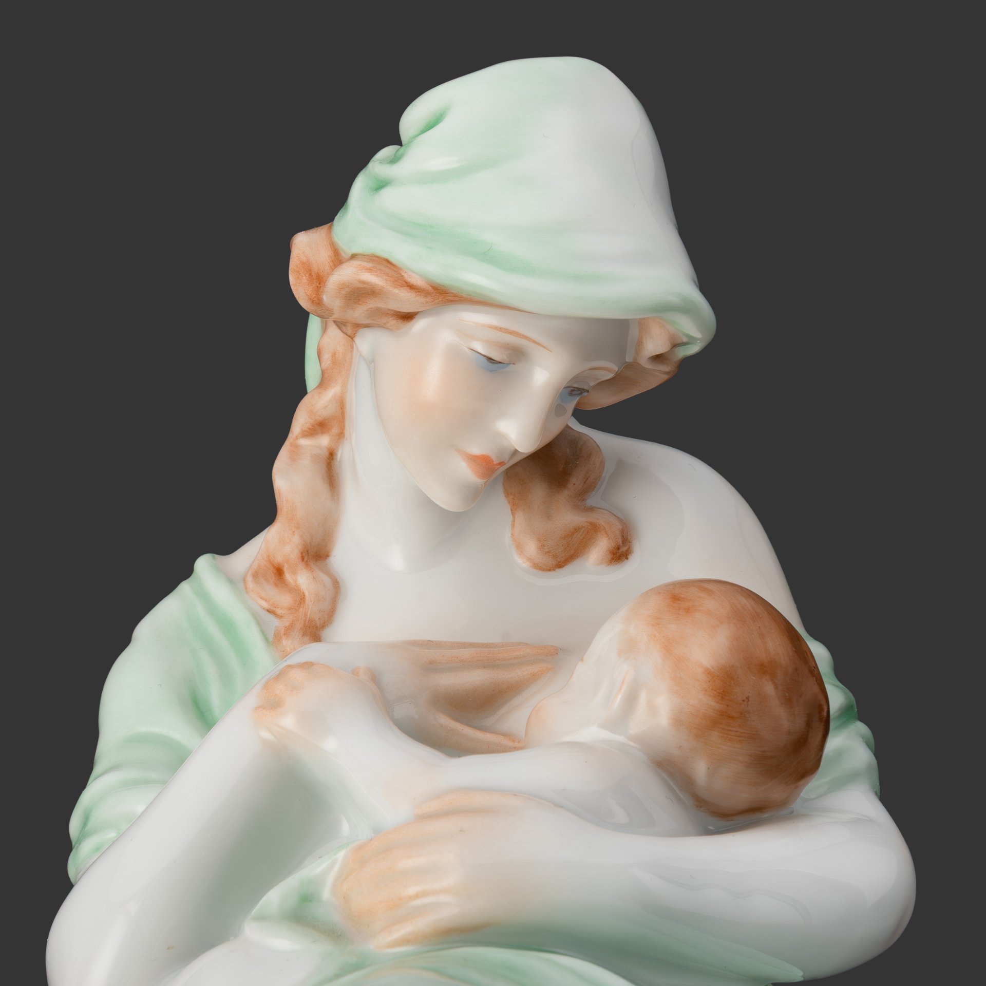 Статуэтка "Материнство" ("Мать и дитя"), фарфор, роспись, Herend (Херенд), Венгрия, 1970-1990 гг.