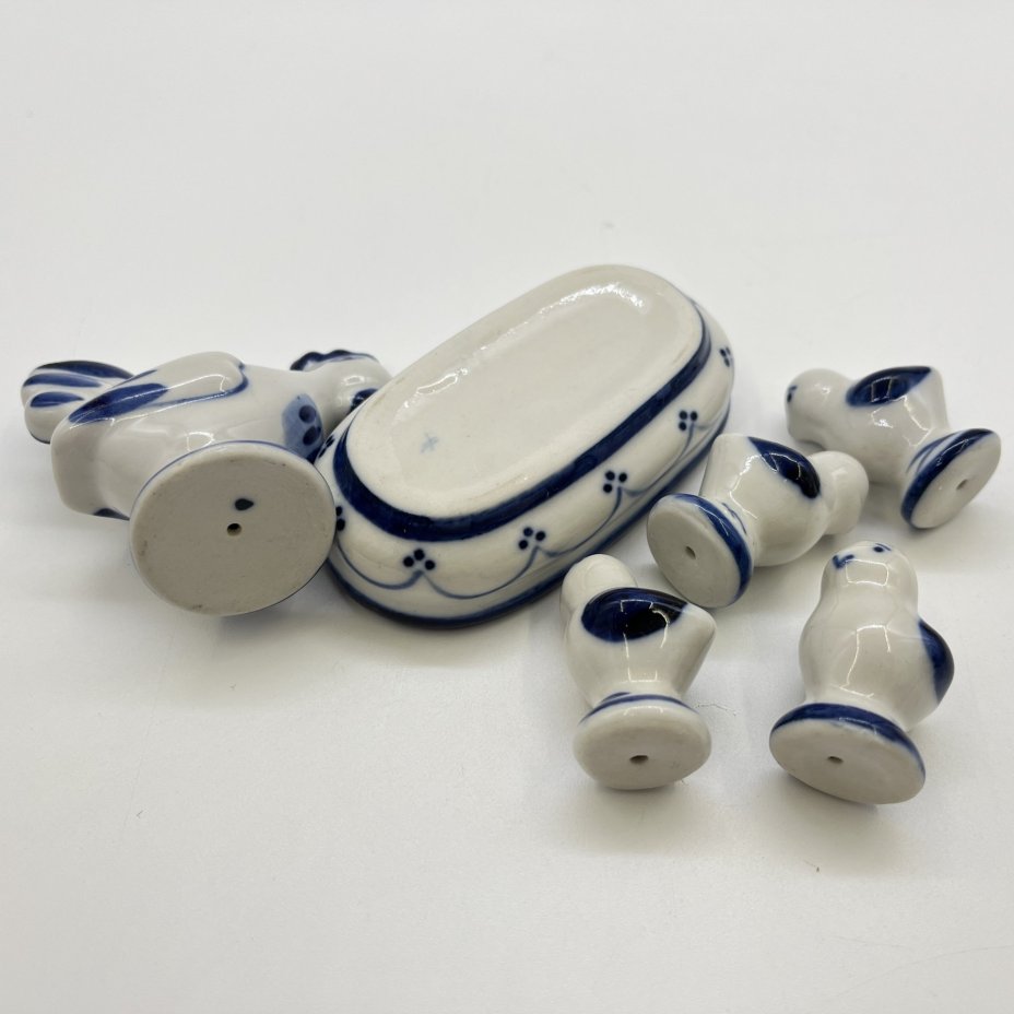 Набор статуэток "Курочка и цыплята", фарфор, роспись, СССР, 1980-1990 гг.