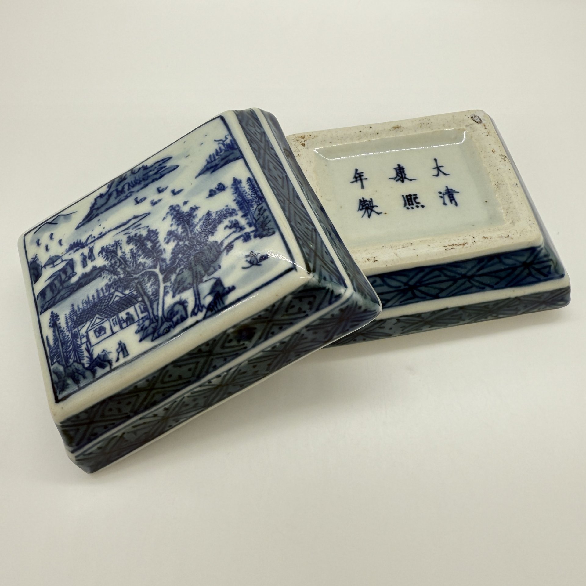 Шкатулка, украшенная пейзажем, фарфор, роспись, Китай, 1980-2000 гг., Китай