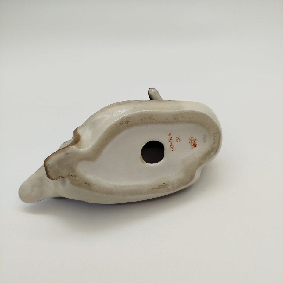 Статуэтка "Утка", скульптор П.П. Веселов, фарфор, аэрография, роспись, Ленинградский фарфоровый завод (ЛФЗ), СССР, 1970-1986 гг.