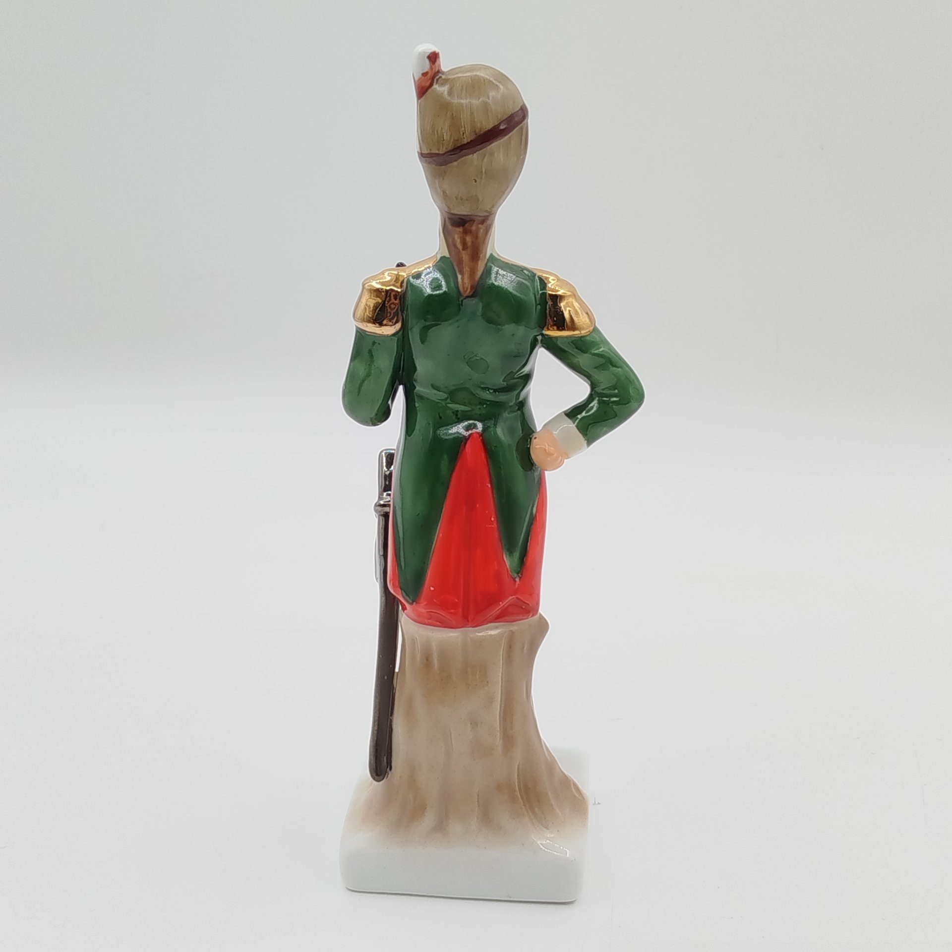 Статуэтка на постаменте "Soldat d'Infanterie" (солдат пехоты) из серии "Армия Наполеона" — фото 3