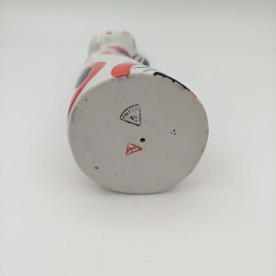 Статуэтка «Девушка с косой» в красном, автор Л.П. Азарова, фарфор, роспись, Турыгинский фарфоровый завод артели «Художественная керамика» (Гжель), СССР, 1960-1970 гг.