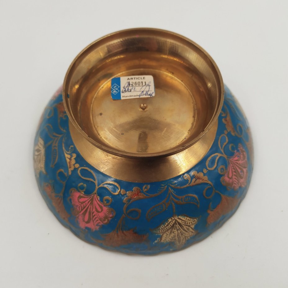 Конфетница с растительным орнаментом в ориентальном стиле