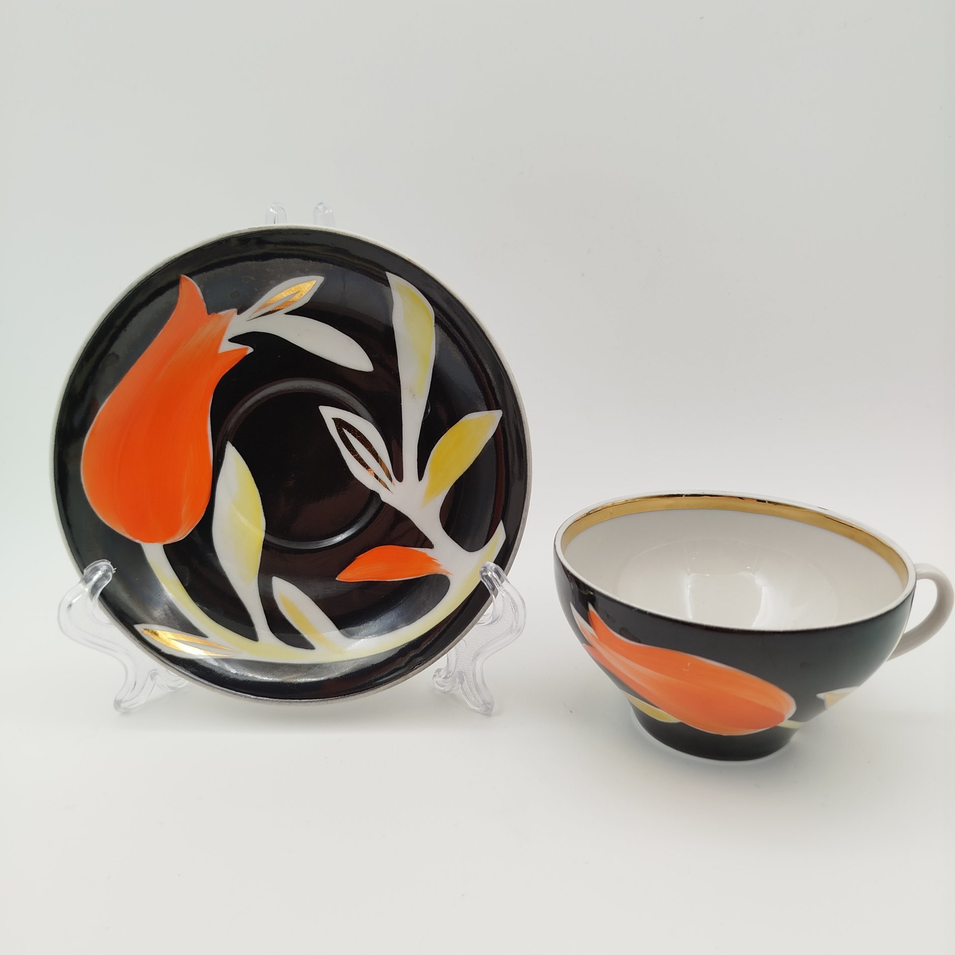 Пара чайная "Тюльпан", фарфор, крытье, роспись, золочение, Дулевский фарфоровый завод (Дулёво), СССР, 1968-1991 гг.