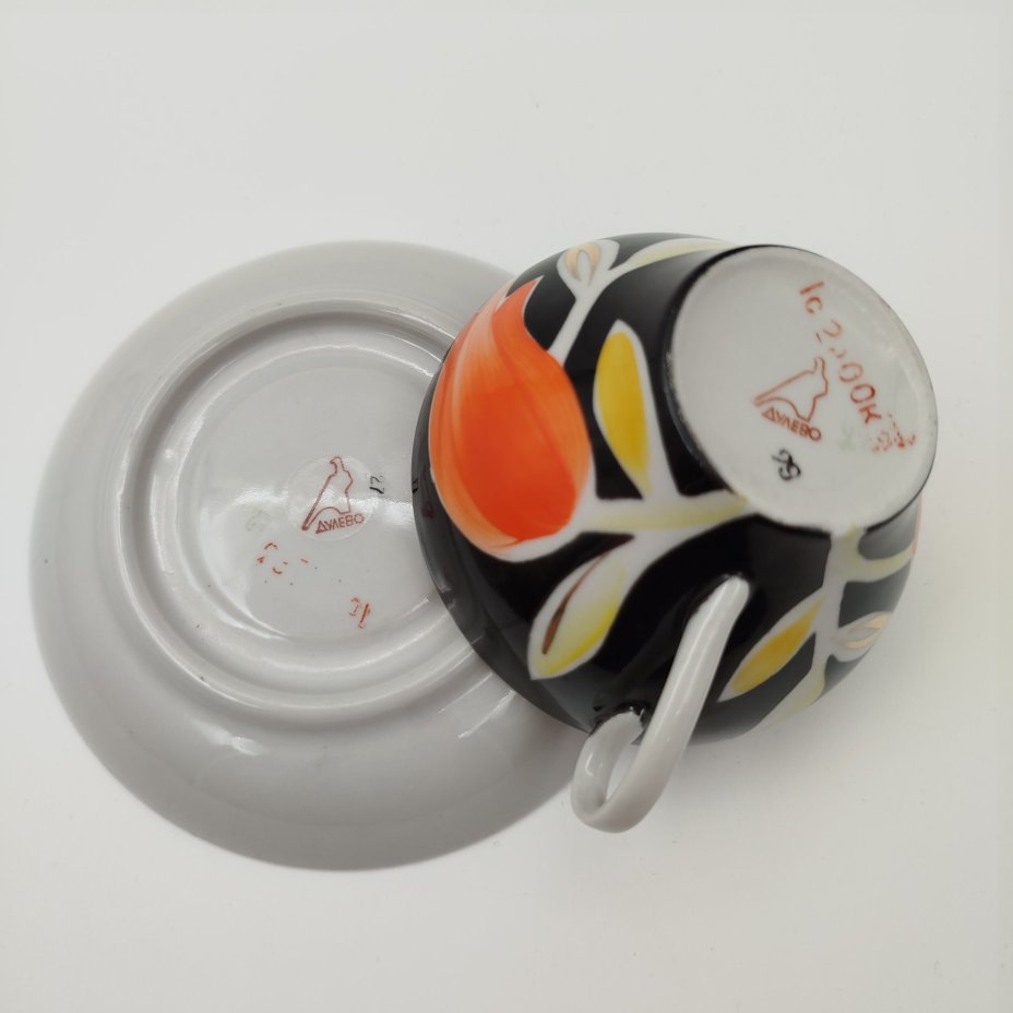 Пара чайная "Тюльпан", фарфор, крытье, роспись, золочение, Дулевский фарфоровый завод (Дулёво), СССР, 1968-1991 гг.