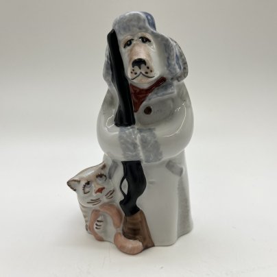 Статуэтка "Сторож в белом тулупе", фарфор, роспись, Дулевский фарфоровый завод (Дулёво), Россия, 2000-2010 гг.