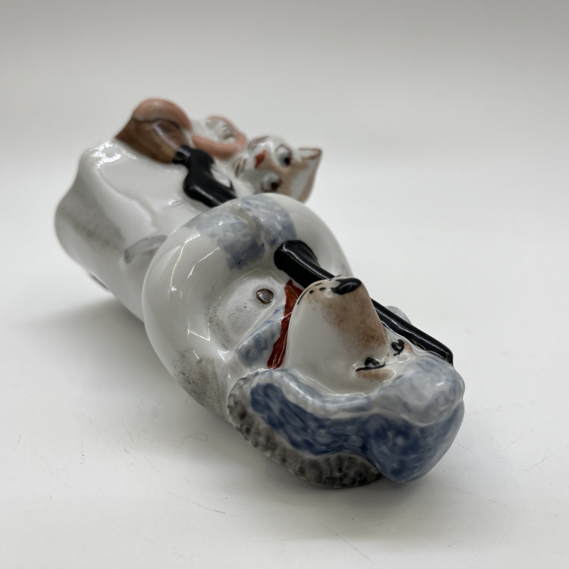 Статуэтка "Сторож в белом тулупе", фарфор, роспись, Дулевский фарфоровый завод (Дулёво), Россия, 2000-2010 гг.