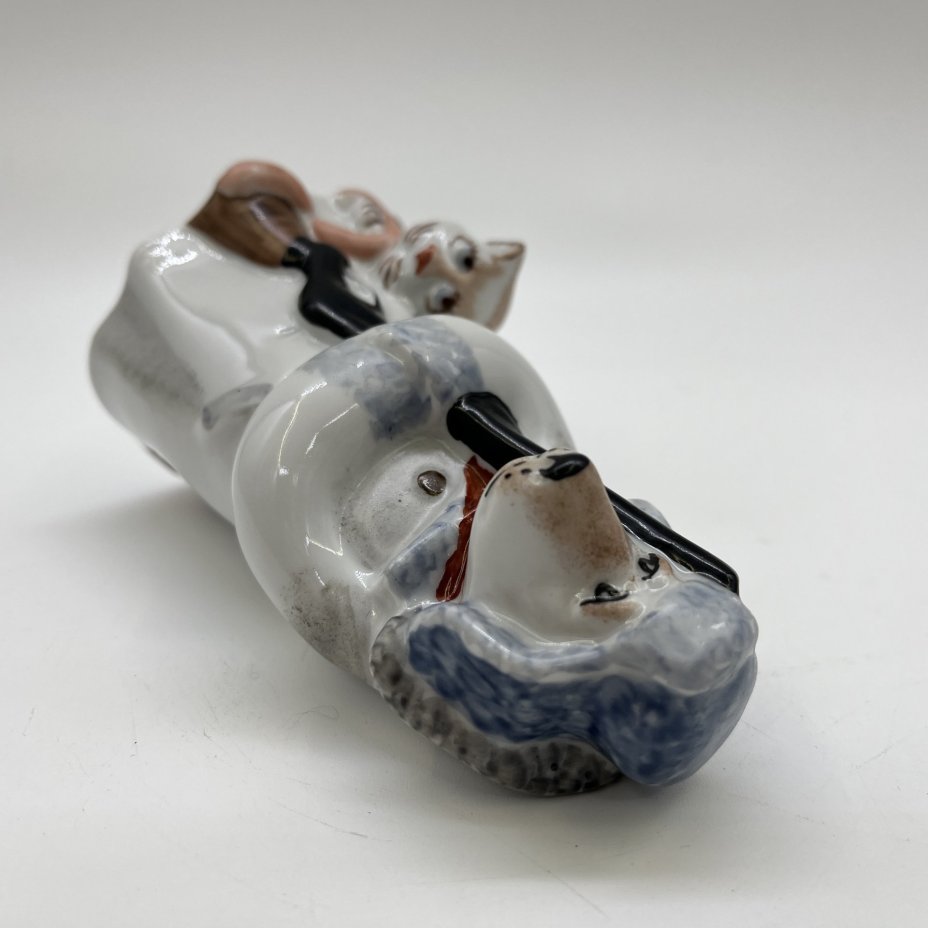 Статуэтка "Сторож в белом тулупе", фарфор, роспись, Дулевский фарфоровый завод (Дулёво), Россия, 2000-2010 гг.