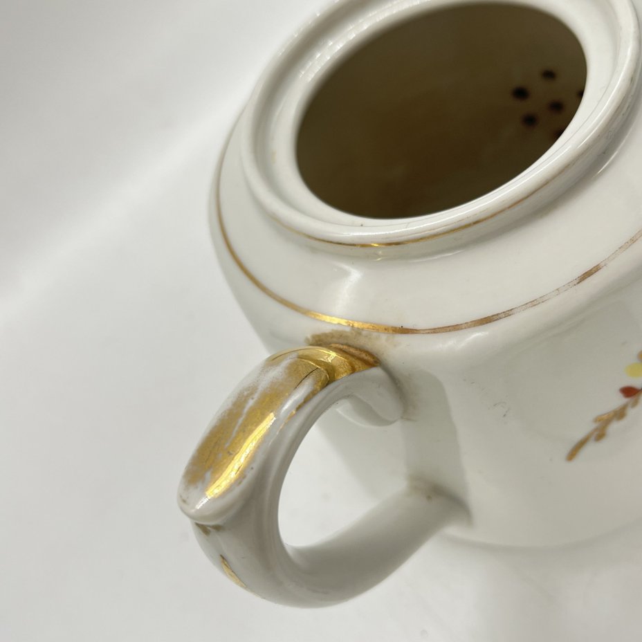 Заварочный чайник с расписным цветочным декором, фарфор, роспись золочение, Дмитровский фарфоровый завод (ДФЗ Вербилки), СССР, 1954-1965 гг.