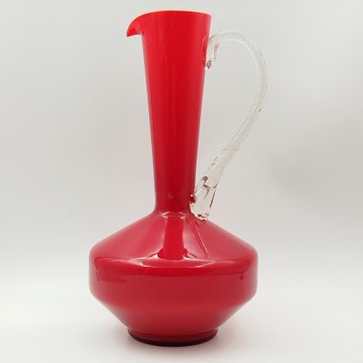 Кувшин ярко-красного оттенка, стекло, гутная техника, Западная Европа, 1970-1980 гг.