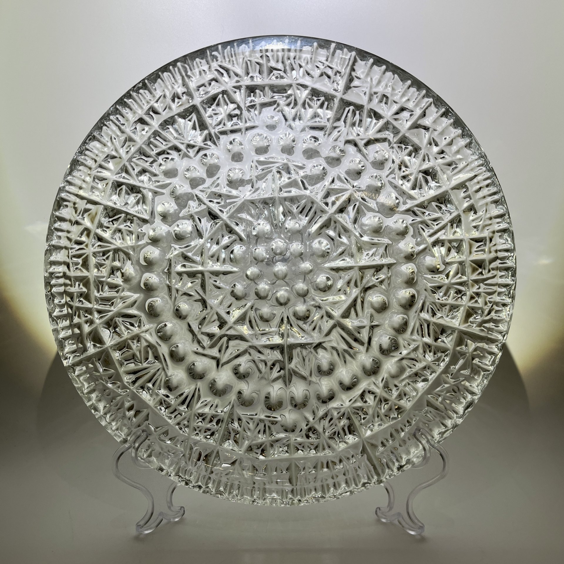 Блюдо сервировочное (поднос) "Космос", автор Л.Д. Смирнова, хрусталь, пресс, Ленинградский завод художественного стекла (ЛЗХС), СССР, 1960-1980 гг.
