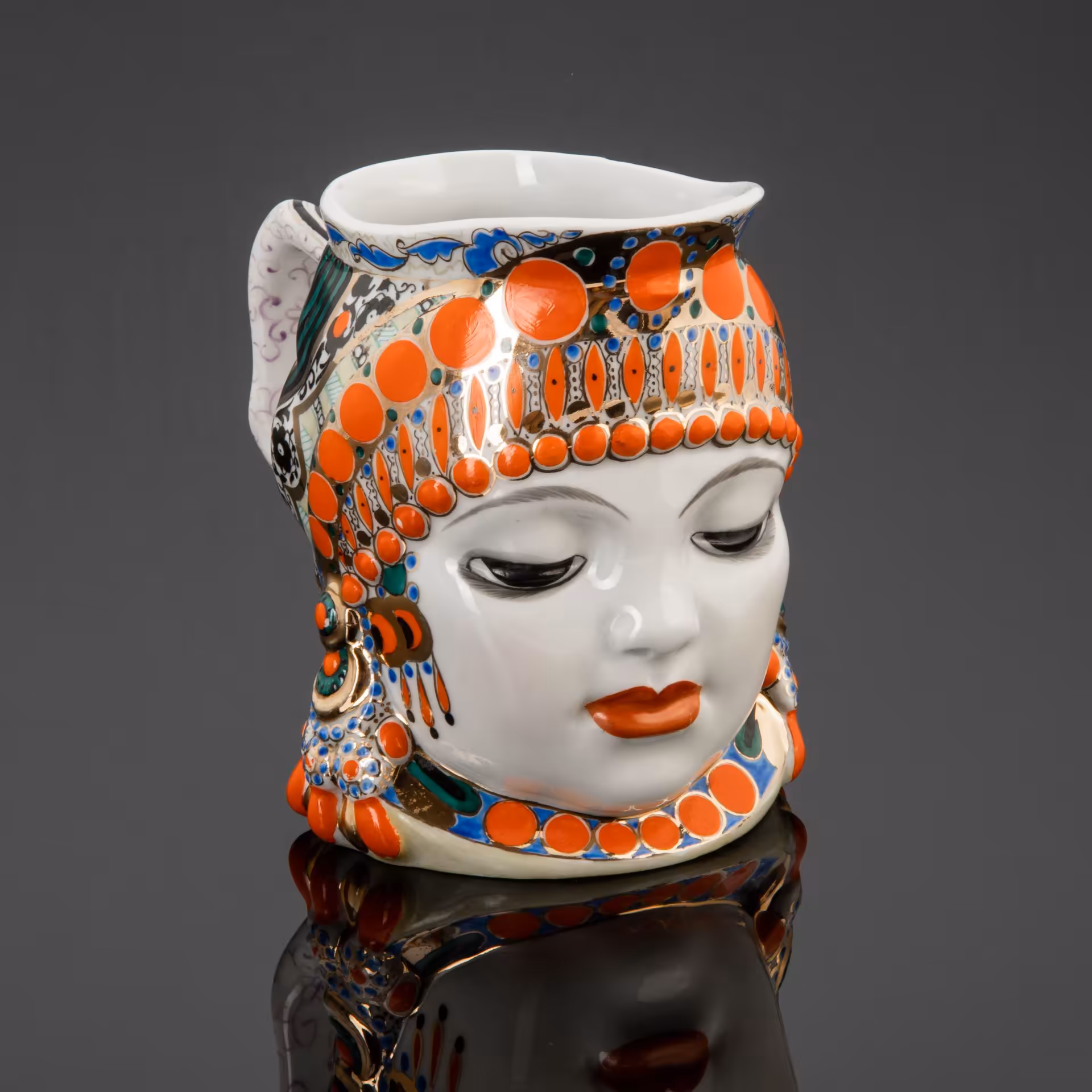 Кружка  "Молоко", скульптор Н.Я. Данько , художник А.В. Воробьевский, Ленинградский фарфоровый завод (ЛФЗ)