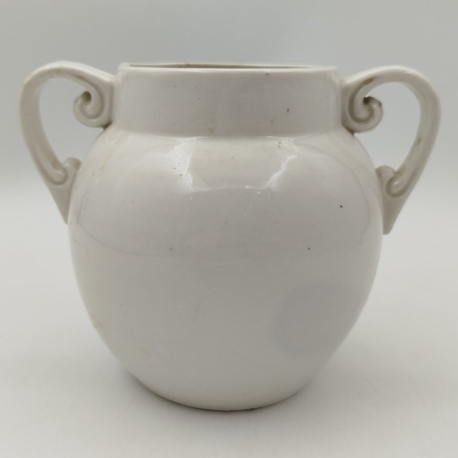 Ваза, фарфор, Монголия, 1970-1990 гг.