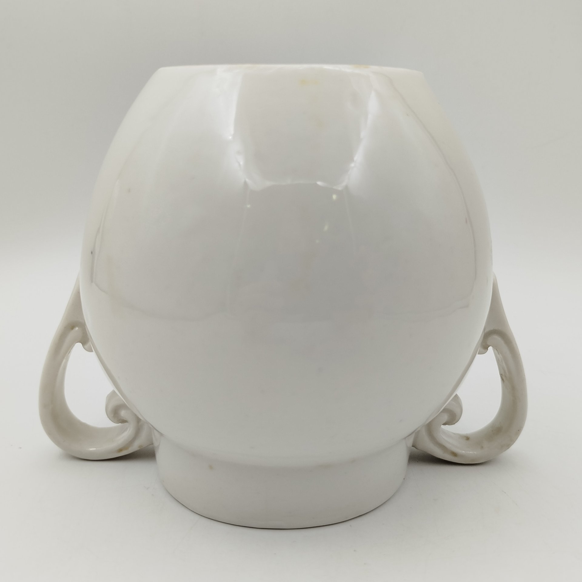Ваза, фарфор, Монголия, 1970-1990 гг.