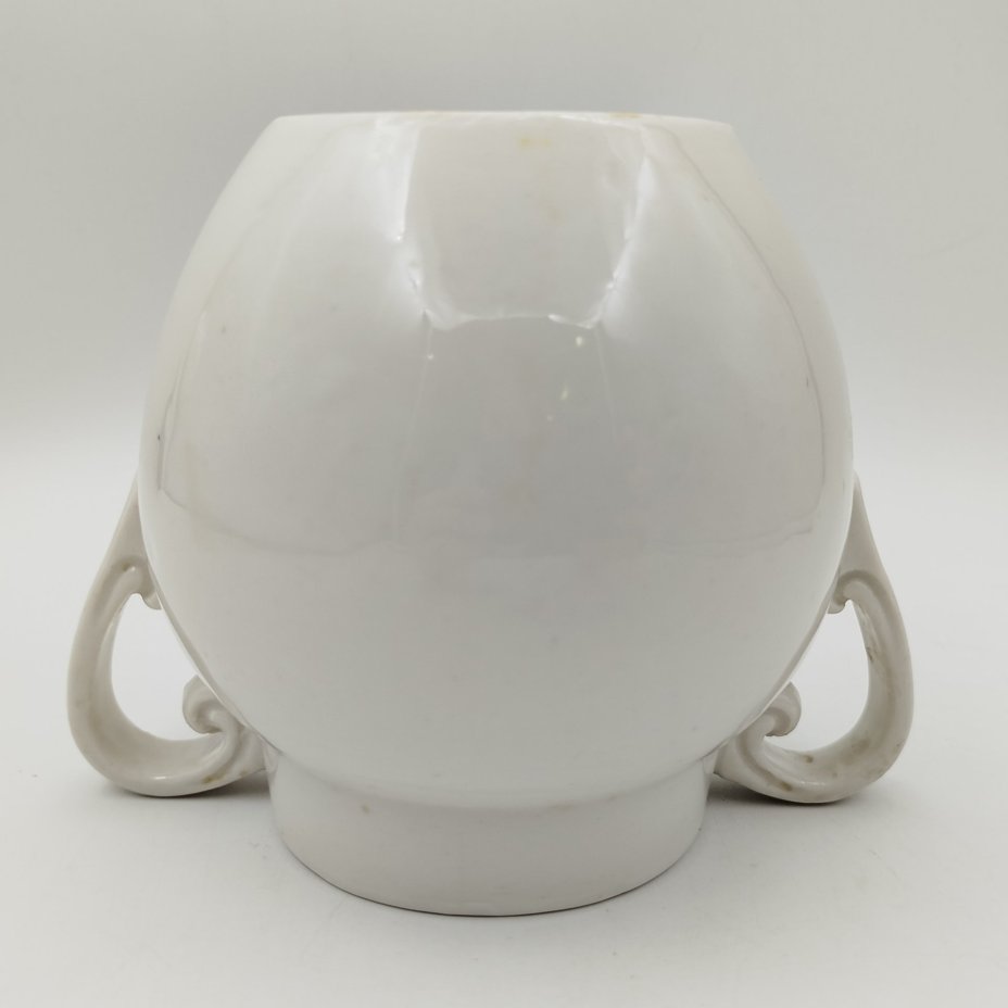 Ваза, фарфор, Монголия, 1970-1990 гг.
